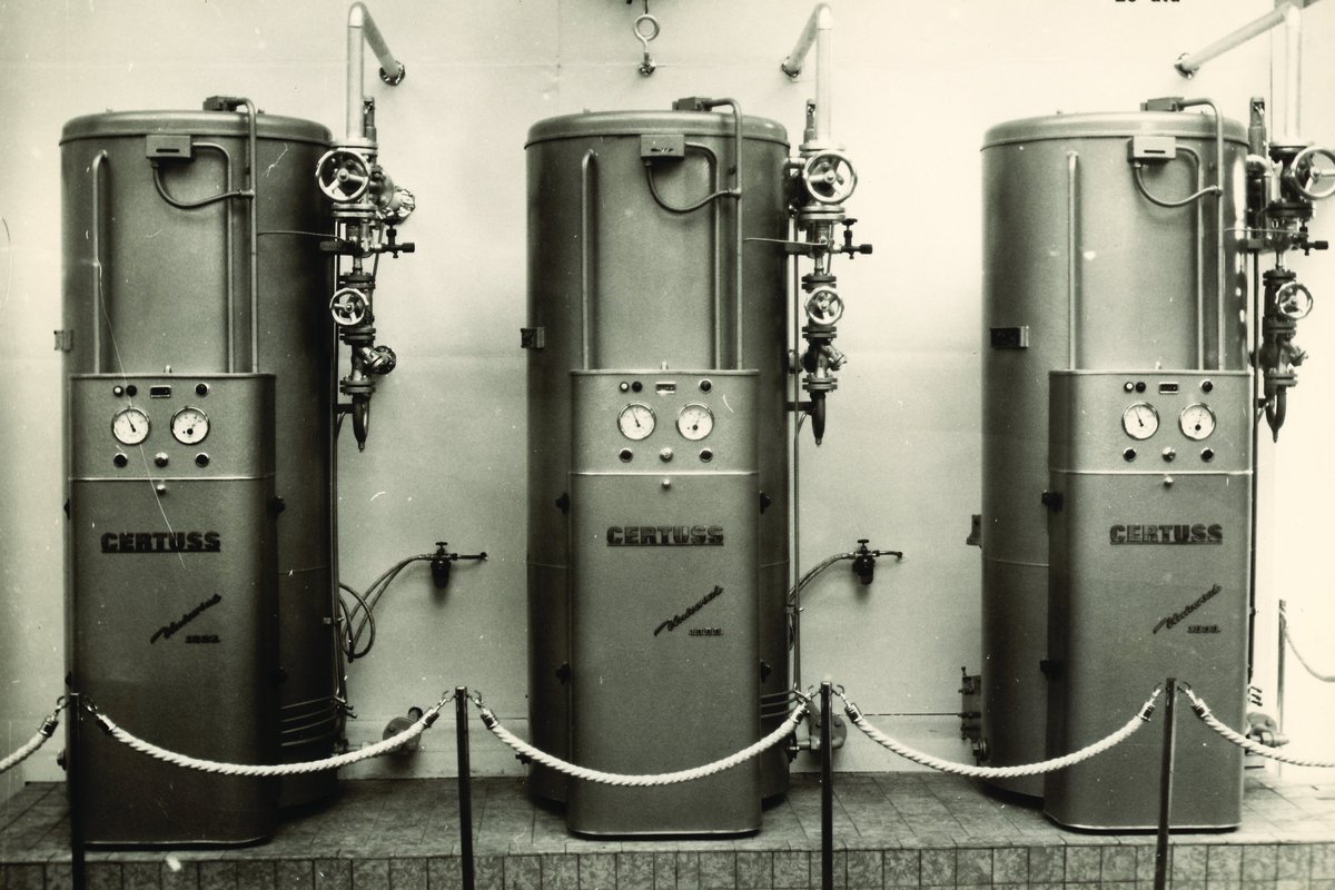 Installation de chaudière à vapeur aux alentours de 1970