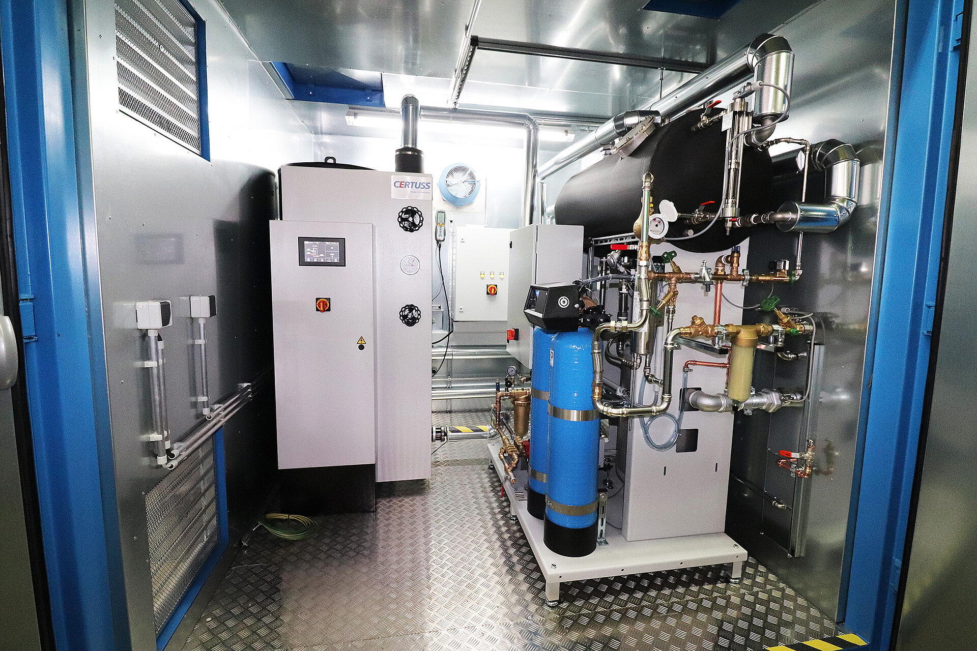 Junior steam generator with CVE unit in container